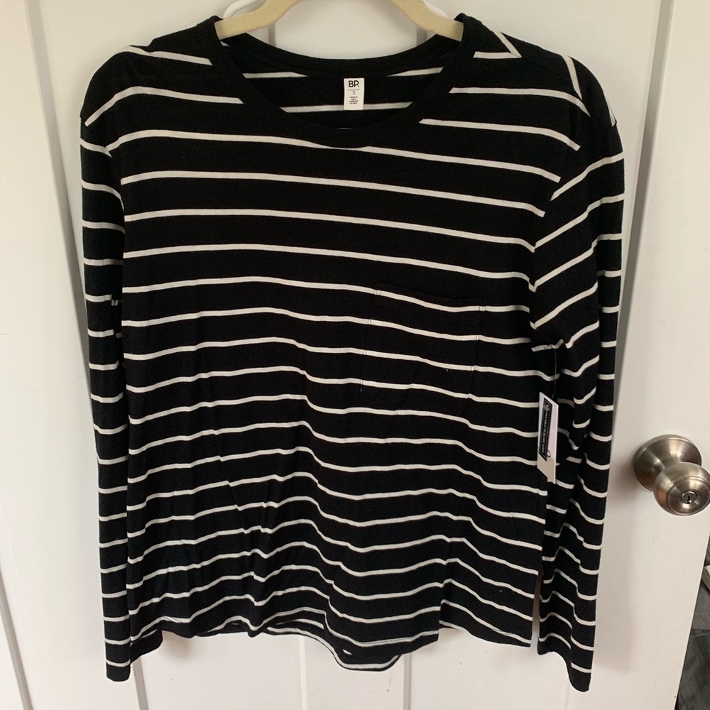 Simple Black and White T-shirt